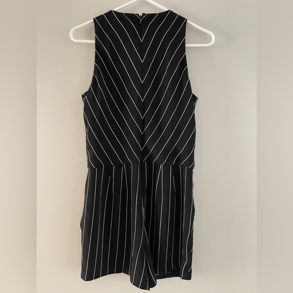 WHBM Black & White Striped Wrap Romper size 4 - Picture 9 of 14